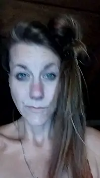 Snapshot of faithfulchic chatting on 10.20.25 faithfulchic online show from 10.20.25