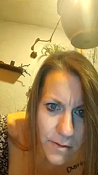 Snapshot of faithfulchic chatting on 10.25.25 faithfulchic online show from 10.25.25