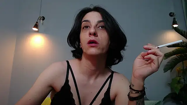 Snapshot of redflagx chatting on 10.24.25 redflagx online show from 10.24.25