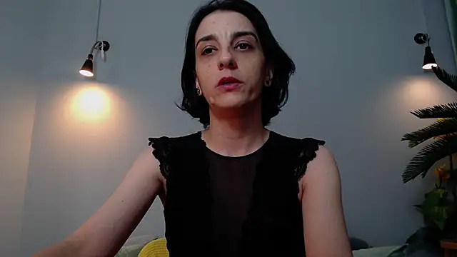 Snapshot of redflagx chatting on 10.27.25 redflagx online show from 10.27.25