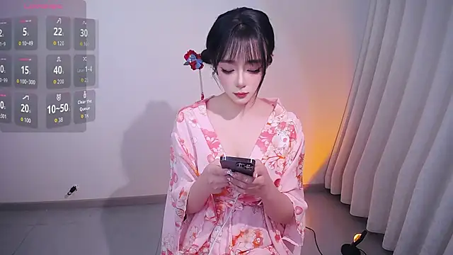 Kinadolly online show from 05.12.26