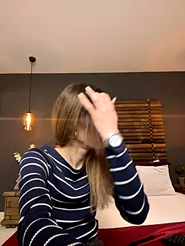 LolaVixxxen online show from 12.21.25