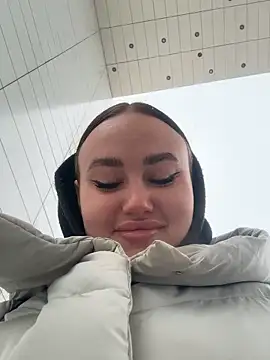 KiraSunshine online show from 11.05.25