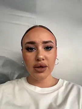 KiraSunshine online show from 02.15.26