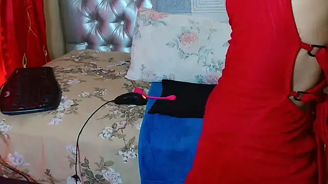 Snapshot of EbonyPexie chatting on 11.29.25 EbonyPexie online show from 11.29.25