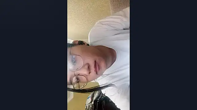 LinneaHyles online show from 11.14.25