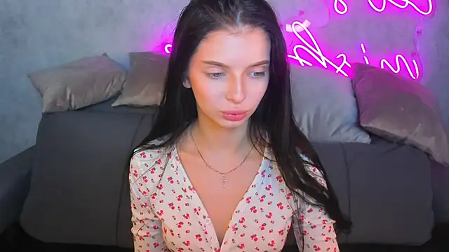 Eva Mayers online show from 11.07.25