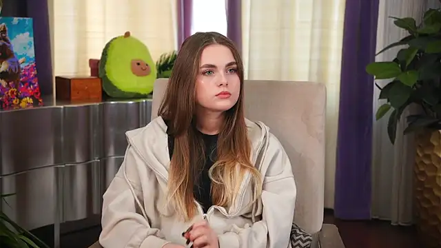 Snapshot of DeanGi chatting on 10.20.25 DeanGi online show from 10.20.25