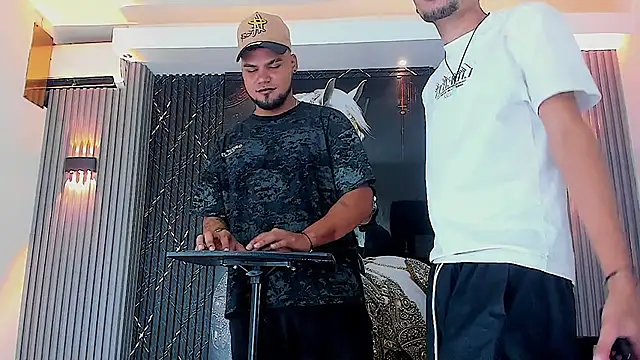 handsome boys22 online show from 10.27.25