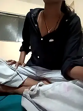 Snapshot of Unique_Girl11 chatting on 10.23.25 Unique Girl11 online show from 10.23.25