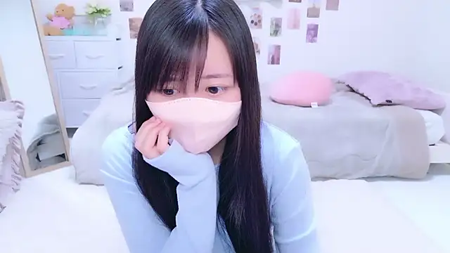 Snapshot of _kazuha_ch chatting on 10.22.25  kazuha ch online show from 10.22.25