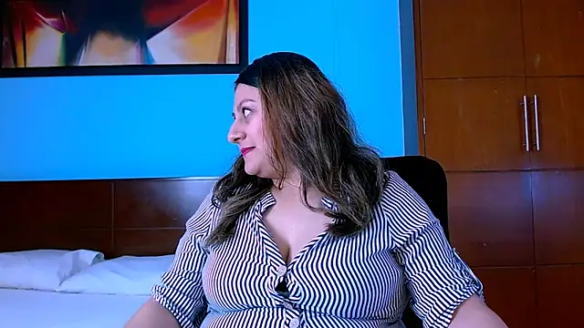 Lucero Lady 38 online show from 10.25.25