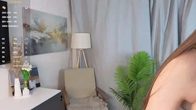 Snapshot of LeishaBeauman chatting on 10.24.25 LeishaBeauman online show from 10.24.25