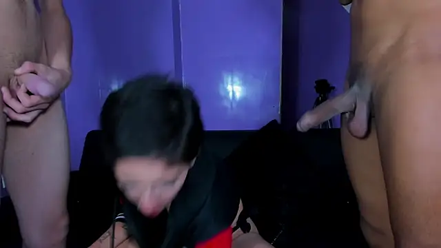 Snapshot of Skinny_toy chatting on 10.19.25 Skinny toy online show from 10.19.25