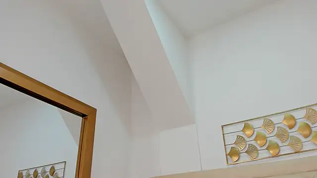 lucia lorenz online show from 02.05.26