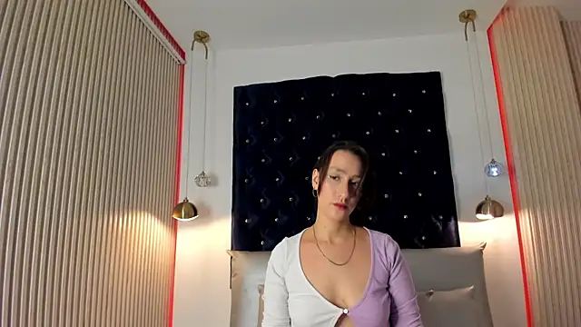 Snapshot of Catalina-Thompson chatting on 10.23.25 Catalina-Thompson online show from 10.23.25
