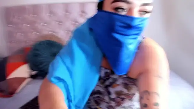 Snapshot of Inaya_Khalifa chatting on 10.26.25 Inaya Khalifa online show from 10.26.25
