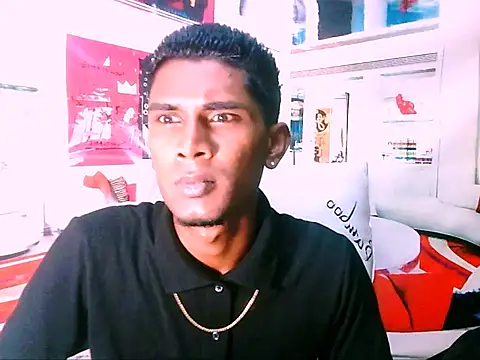 Snapshot of IndianThuggin chatting on 10.27.25 IndianThuggin online show from 10.27.25