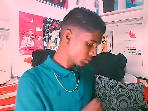 Snapshot of IndianThuggin chatting on 11.02.25 IndianThuggin online show from 11.02.25