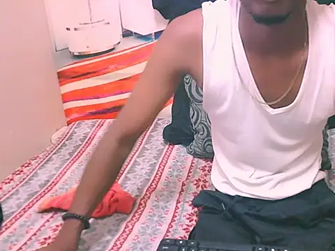 Snapshot of IndianThuggin chatting on 11.13.25 IndianThuggin online show from 11.13.25