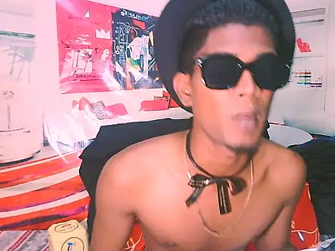 Snapshot of IndianThuggin chatting on 11.18.25 IndianThuggin online show from 11.18.25