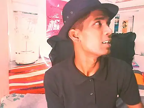 Snapshot of IndianThuggin chatting on 11.28.25 IndianThuggin online show from 11.28.25