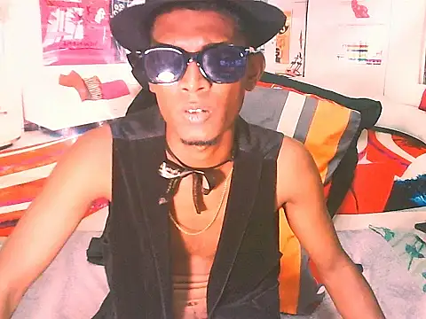 Snapshot of IndianThuggin chatting on 11.29.25 IndianThuggin online show from 11.29.25