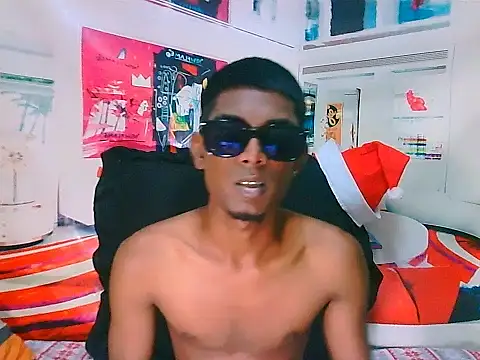 Snapshot of IndianThuggin chatting on 12.15.25 IndianThuggin online show from 12.15.25