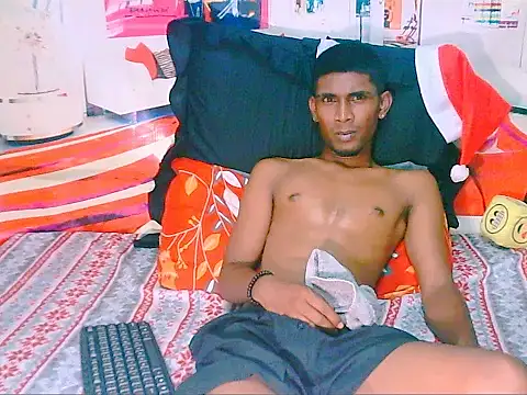 Snapshot of IndianThuggin chatting on 12.17.25 IndianThuggin online show from 12.17.25