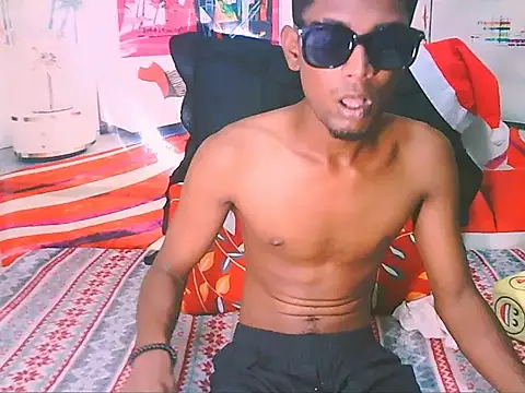 Snapshot of IndianThuggin chatting on 12.18.25 IndianThuggin online show from 12.18.25