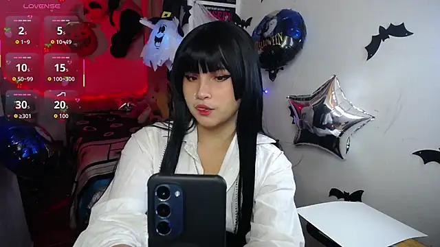 Snapshot of Ladyswap chatting on 10.20.25 Ladyswap online show from 10.20.25