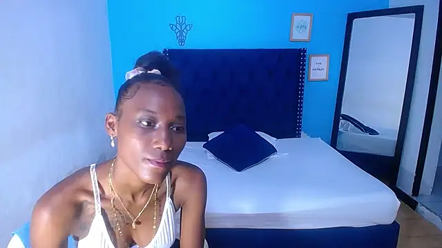 Snapshot of innocent_sexybaby chatting on 10.22.25 innocent sexybaby online show from 10.22.25