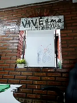 Snapshot of Curly-98 chatting on 10.20.25 Curly-98 online show from 10.20.25