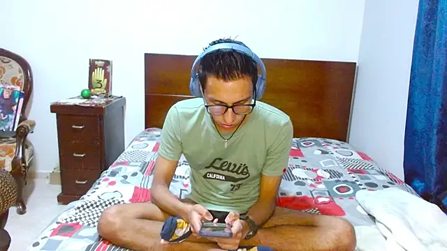 DavTwink3100 online show from 12.19.25