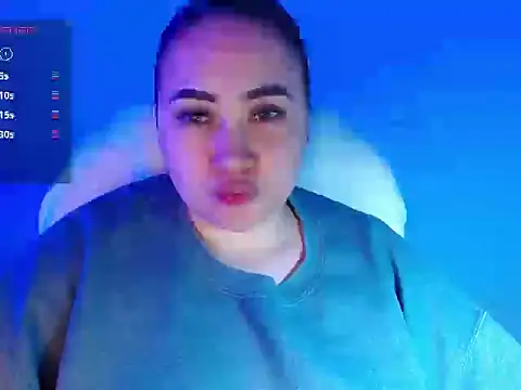 Snapshot of m33li chatting on 10.24.25 m33li online show from 10.24.25