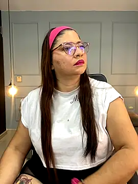 Snapshot of Orianabluee_ chatting on 10.22.25 Orianabluee  online show from 10.22.25