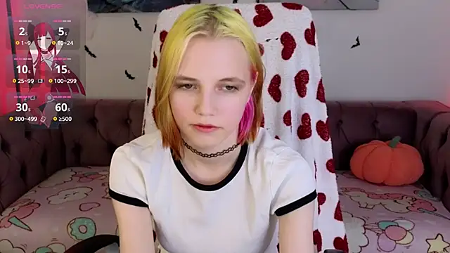 Snapshot of MitaSide chatting on 10.22.25 MitaSide online show from 10.22.25