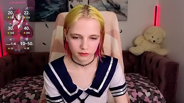 Snapshot of MitaSide chatting on 10.29.25 MitaSide online show from 10.29.25