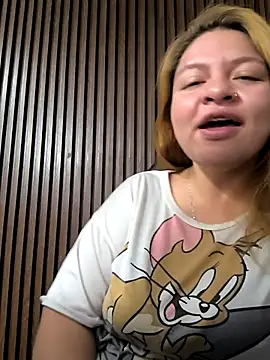 Snapshot of Sophie_ebanks chatting on 10.30.25 Sophie ebanks online show from 10.30.25