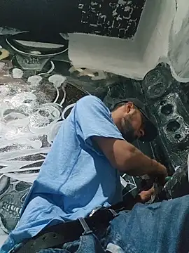 Snapshot of vergueo3 chatting on 11.28.25 vergueo3 online show from 11.28.25