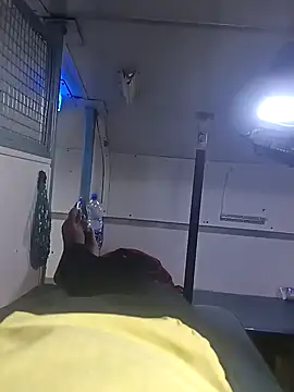 Snapshot of RNlov chatting on 10.19.25 RNlov online show from 10.19.25