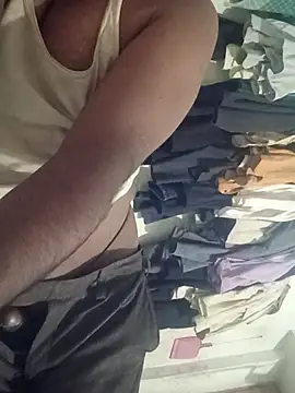 Snapshot of RNlov chatting on 11.03.25 RNlov online show from 11.03.25