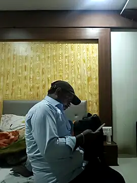 RNlov online show from 11.13.25