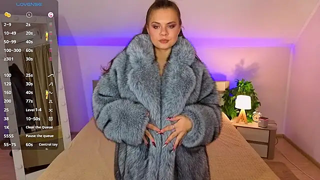 Miss Delia online show from 11.15.25