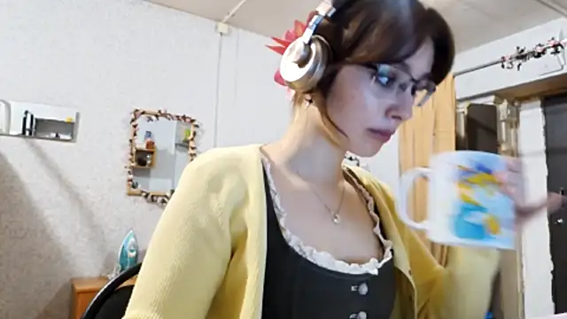 Snapshot of IcyKleys chatting on 10.23.25 IcyKleys online show from 10.23.25