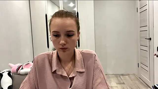 Snapshot of MonoCookie chatting on 10.21.25 MonoCookie online show from 10.21.25