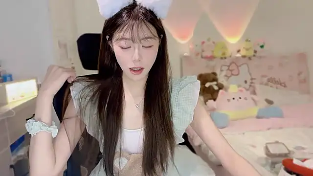 Onecutelittle online show from 11.07.25