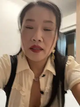 Snapshot of hongbaby006 chatting on 10.26.25 hongbaby006 online show from 10.26.25