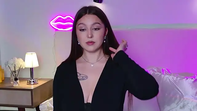  Tessa May  online show from 10.31.25