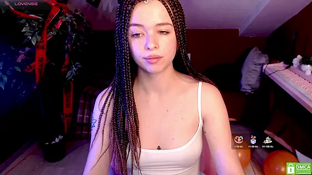 Snapshot of _HypeQueen_ chatting on 10.24.25  HypeQueen  online show from 10.24.25